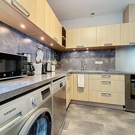 La Perle D'isolella - Les Pieds Dans L'eau - Les Frères De La Loc'