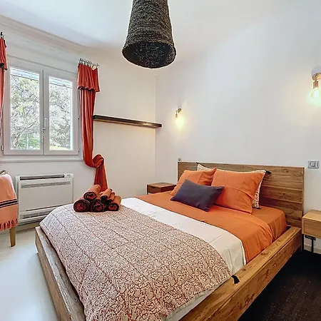 La Perle D'isolella - Les Pieds Dans L'eau - Les Frères De La Loc' *