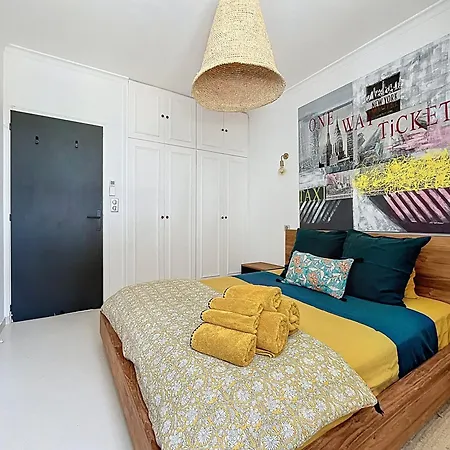 La Perle D'isolella - Les Pieds Dans L'eau - Les Freres De La Loc' *