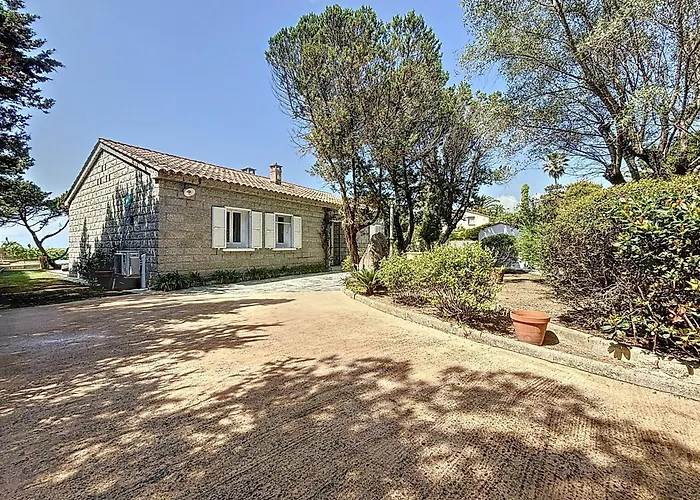 La Perle D'isolella - Les Pieds Dans L'eau - Les Freres De La Loc' فيلة