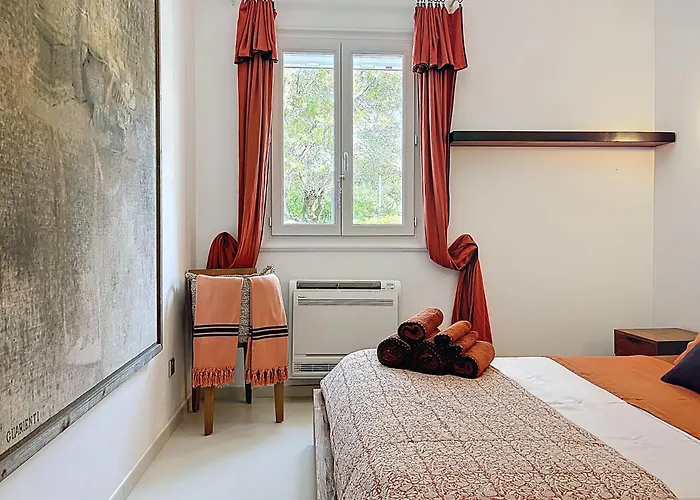 La Perle D'isolella - Les Pieds Dans L'eau - Les Freres De La Loc' *