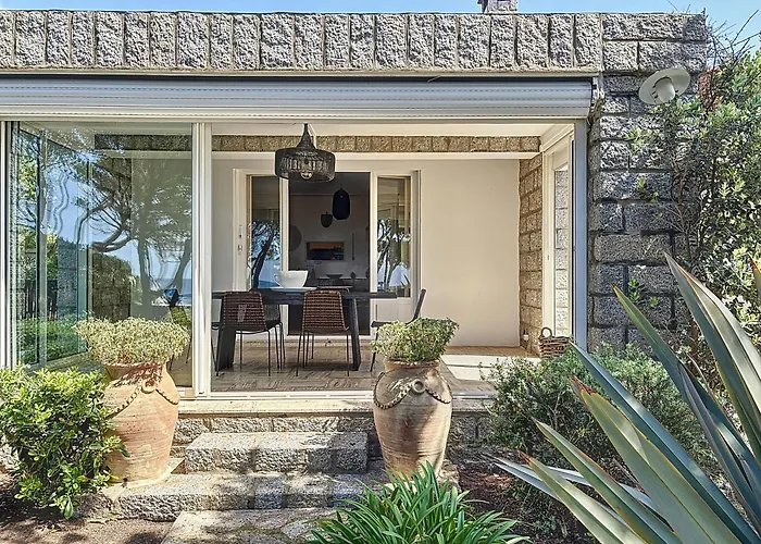 La Perle D'isolella - Les Pieds Dans L'eau - Les Freres De La Loc' فيلة