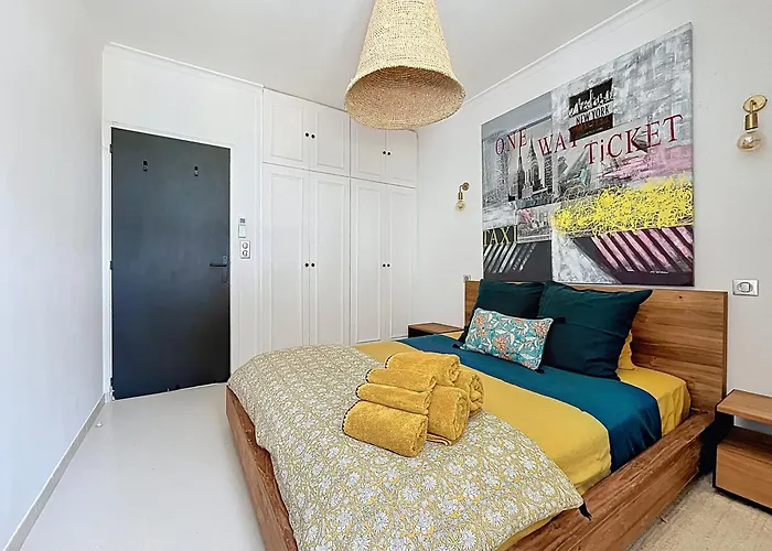 La Perle D'isolella - Les Pieds Dans L'eau - Les Freres De La Loc' *